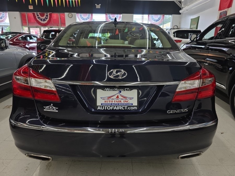 Used 2013 Hyundai Genesis 3.8 w/ Premium Pkg RWD image 5