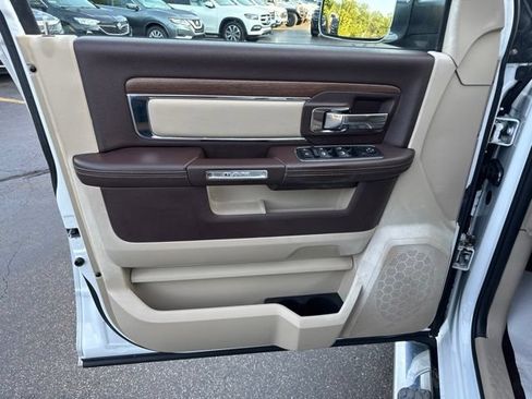 Used 2015 RAM 1500 Laramie w/ Convenience Group AWD/4WD image 8