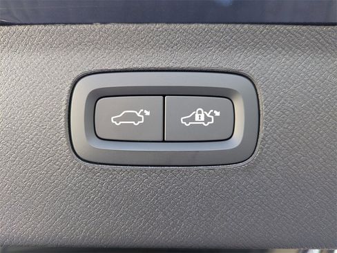 Used 2025 Volvo XC90 T8 Ultra w/ Protection Package Premier image 14