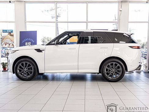Used 2024 Land Rover Range Rover Sport Dynamic SE AWD/4WD image 6
