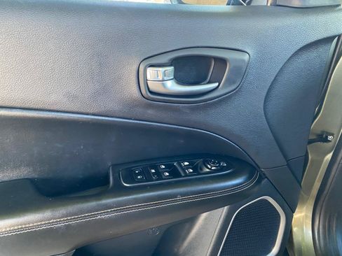 Used 2018 Jeep Compass Sport AWD/4WD image 20