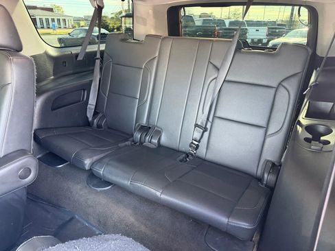 Used 2018 Chevrolet Suburban Premier image 8