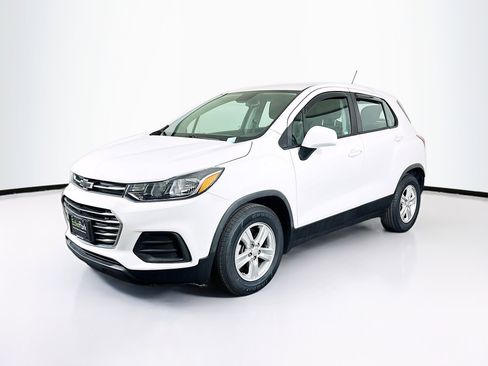 Used 2019 Chevrolet Trax LS image 3