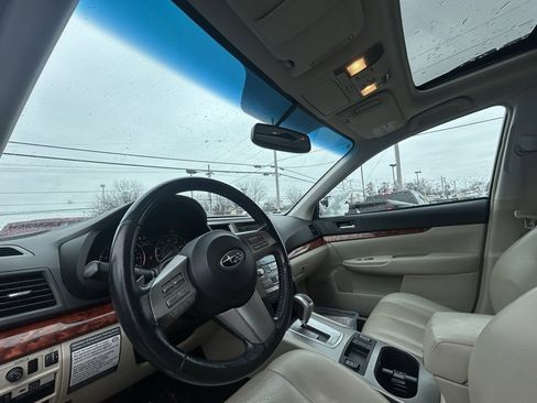 Used 2011 Subaru Outback 2.5i Limited image 15