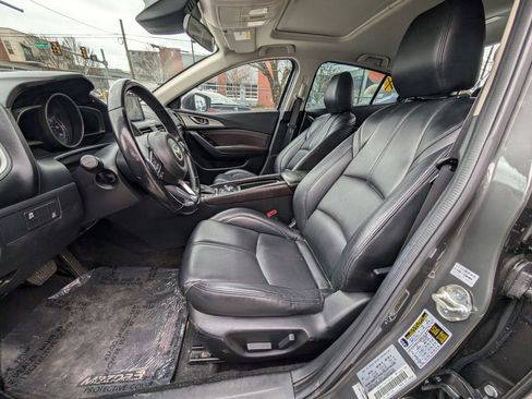 Used 2017 MAZDA MAZDA3 Touring w/ Popular Equipment Package image 15