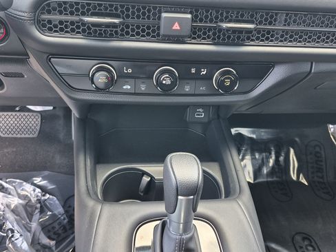 Used 2023 Honda HR-V LX image 26