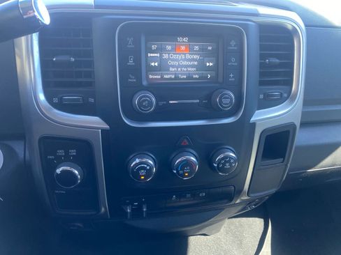 Used 2018 RAM 2500 SLT AWD/4WD image 14