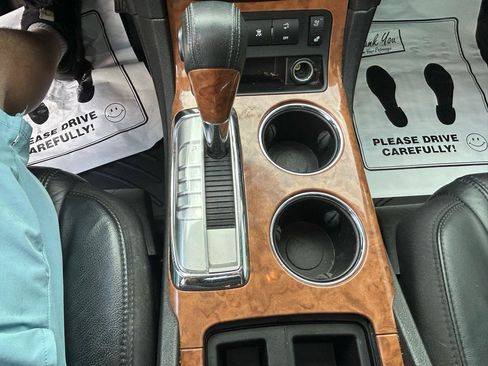 Used 2009 Buick Enclave CXL w/ Entertainment Package #3 AWD/4WD image 29