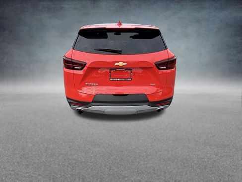Used 2025 Chevrolet Blazer LT AWD/4WD image 4