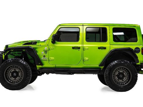 Used 2018 Jeep Wrangler Unlimited Sahara w/ Uconnect 4C Nav & Sound Group AWD/4WD image 6