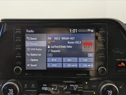 Used 2021 Toyota Highlander XSE image 31