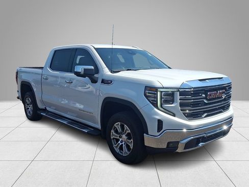 Used 2024 GMC Sierra 1500 SLT w/ SLT Convenience Package AWD/4WD image 4