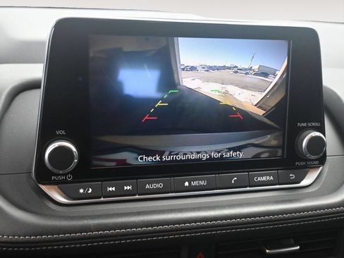 Used 2024 Nissan Rogue SV AWD/4WD image 39