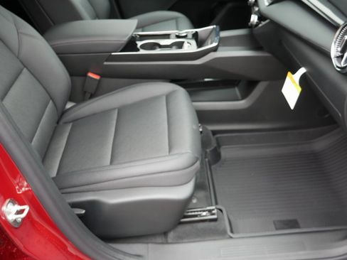 New 2026 Chevrolet Equinox LT image 21