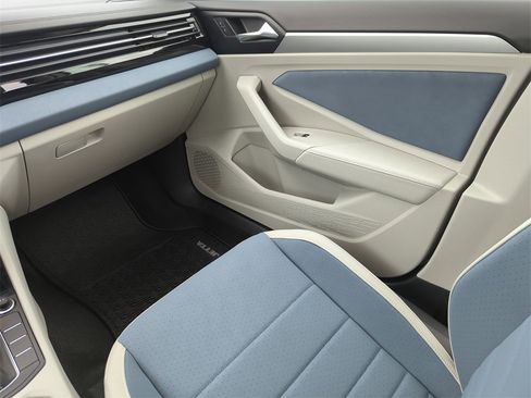 New 2025 Volkswagen Jetta SE image 23