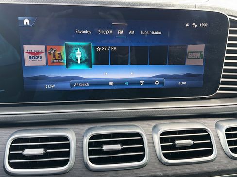 Used 2025 Mercedes-Benz GLS 450 4MATIC image 33