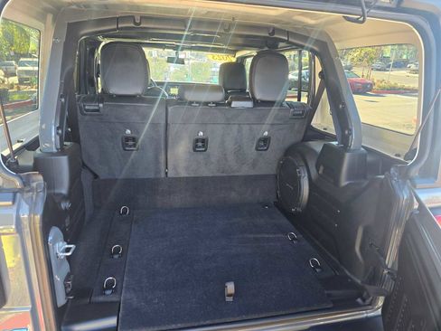 Used 2023 Jeep Wrangler Sahara w/ Cold Weather Group image 17