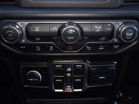 Used 2022 Jeep Wrangler Unlimited Sport AWD/4WD image 15