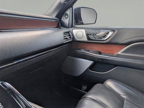 Used 2020 Lincoln Navigator L Reserve w/ Equipment Group 208A Reserve image 33