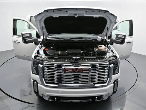 Used 2024 GMC Sierra 2500 Denali w/ Denali Reserve Package image 45