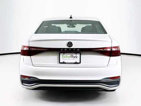 Used 2025 Volkswagen Jetta Sport FWD image 7