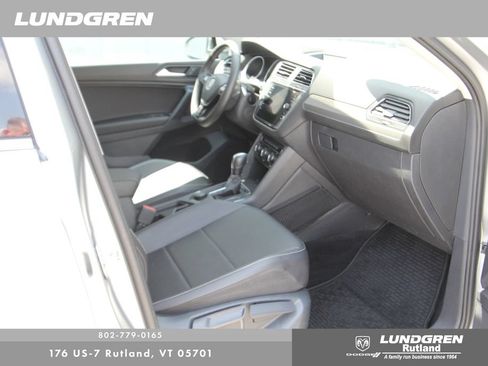 Used 2021 Volkswagen Tiguan SE AWD/4WD image 20