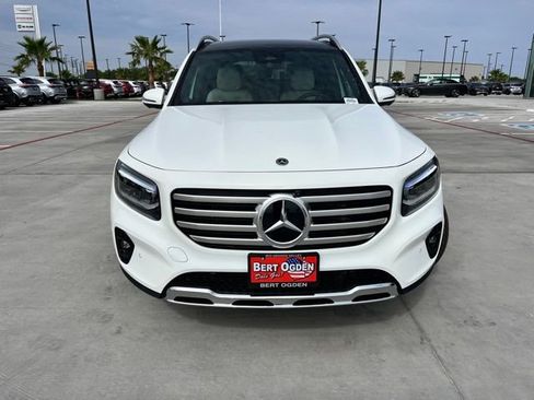 New 2026 Mercedes-Benz GLB 250 image 2