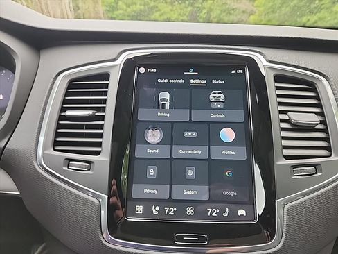 Certified 2025 Volvo XC90 B5 Core w/ Climate Package AWD/4WD image 18