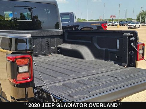 Used 2020 Jeep Gladiator Overland AWD/4WD image 34