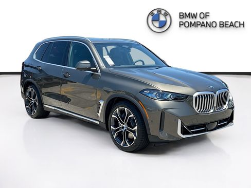 New 2026 BMW X5 xDrive50e w/ Climate Comfort Package AWD/4WD image 1