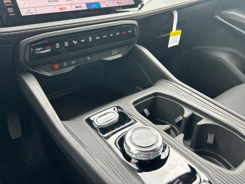 New 2026 Jeep Cherokee Limited AWD/4WD image 24