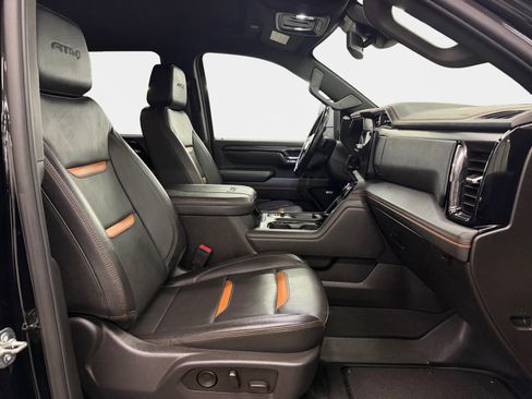 Used 2025 GMC Sierra 2500 AT4 AWD/4WD image 12