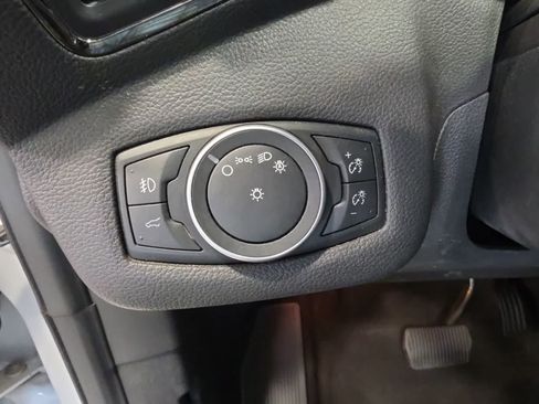 Used 2018 Ford Escape SEL FWD image 17