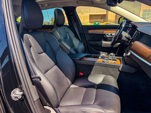 Used 2022 Volvo S90 B6 Momentum AWD/4WD image 22