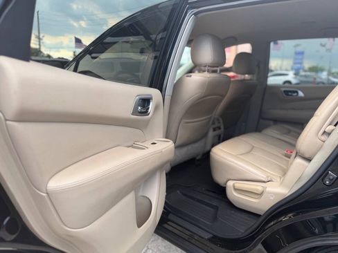 Used 2017 Nissan Pathfinder SL FWD image 15