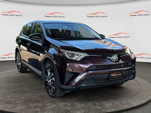 Used 2018 Toyota RAV4 LE w/ All Weather Liner Package AWD/4WD image 5