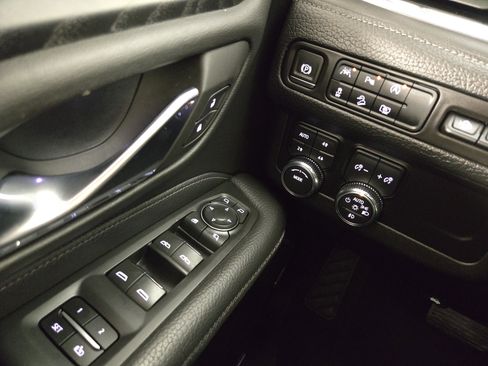 Certified 2023 GMC Yukon Denali AWD/4WD image 31