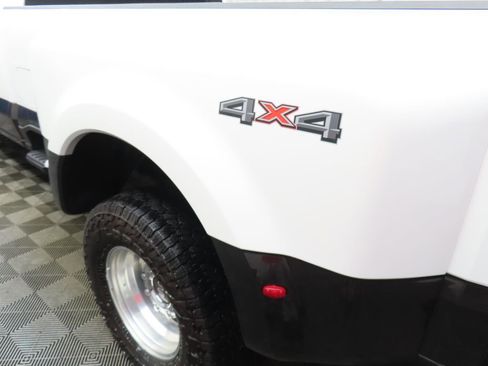 Used 2024 Ford F350 King Ranch image 39