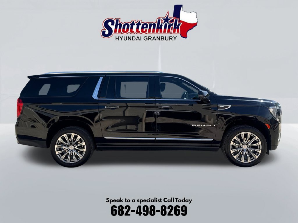 Used 2023 GMC Yukon XL Denali AWD/4WD image 5