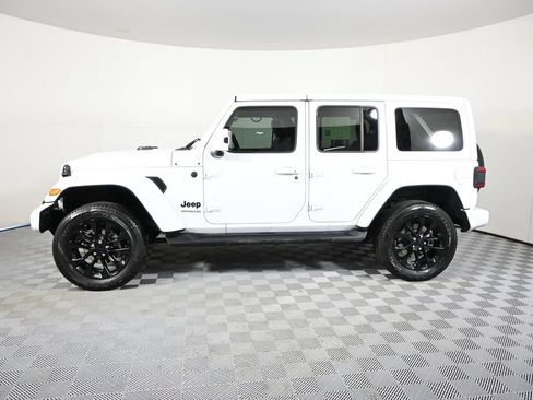Used 2021 Jeep Wrangler Unlimited Sahara AWD/4WD image 2