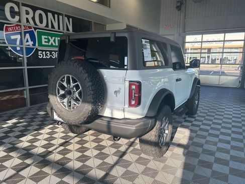 Used 2023 Ford Bronco Badlands image 5