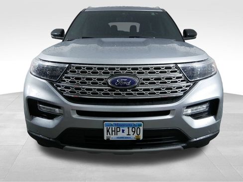 Used 2021 Ford Explorer Limited w/ Equipment Group 301A AWD/4WD image 3