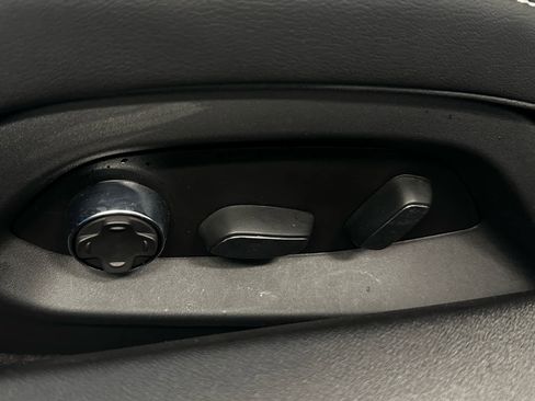 Used 2025 Chevrolet Corvette Stingray Preferred Conv w/ Z51 Performance Package image 19