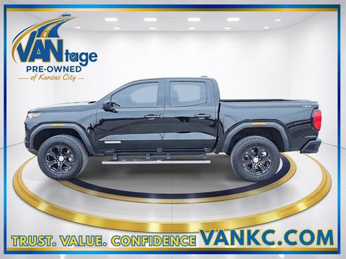 Certified 2024 GMC Canyon Elevation w/ Elevation Premium Package image 10