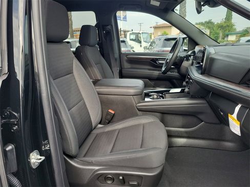 Certified 2025 Chevrolet Tahoe LS image 17