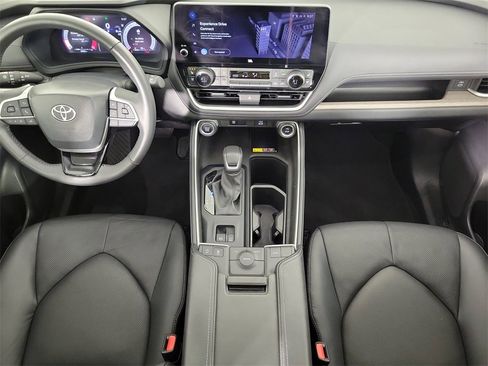 Used 2024 Toyota Grand Highlander XLE image 15