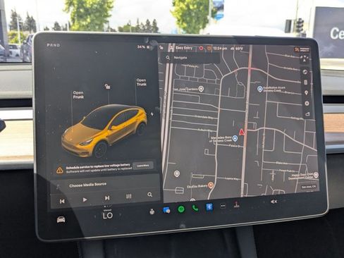 Used 2021 Tesla Model Y Performance image 12