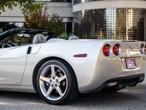 Used 2006 Chevrolet Corvette Convertible w/ Preferred Equipment Group image 49