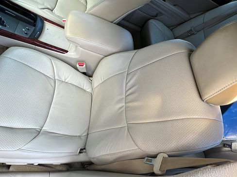 Used 2011 Toyota Avalon Limited image 11