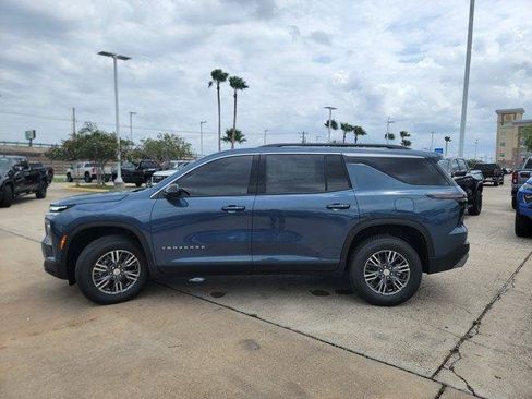 New 2026 Chevrolet Traverse LT w/ Driver Confidence Package FWD image 3